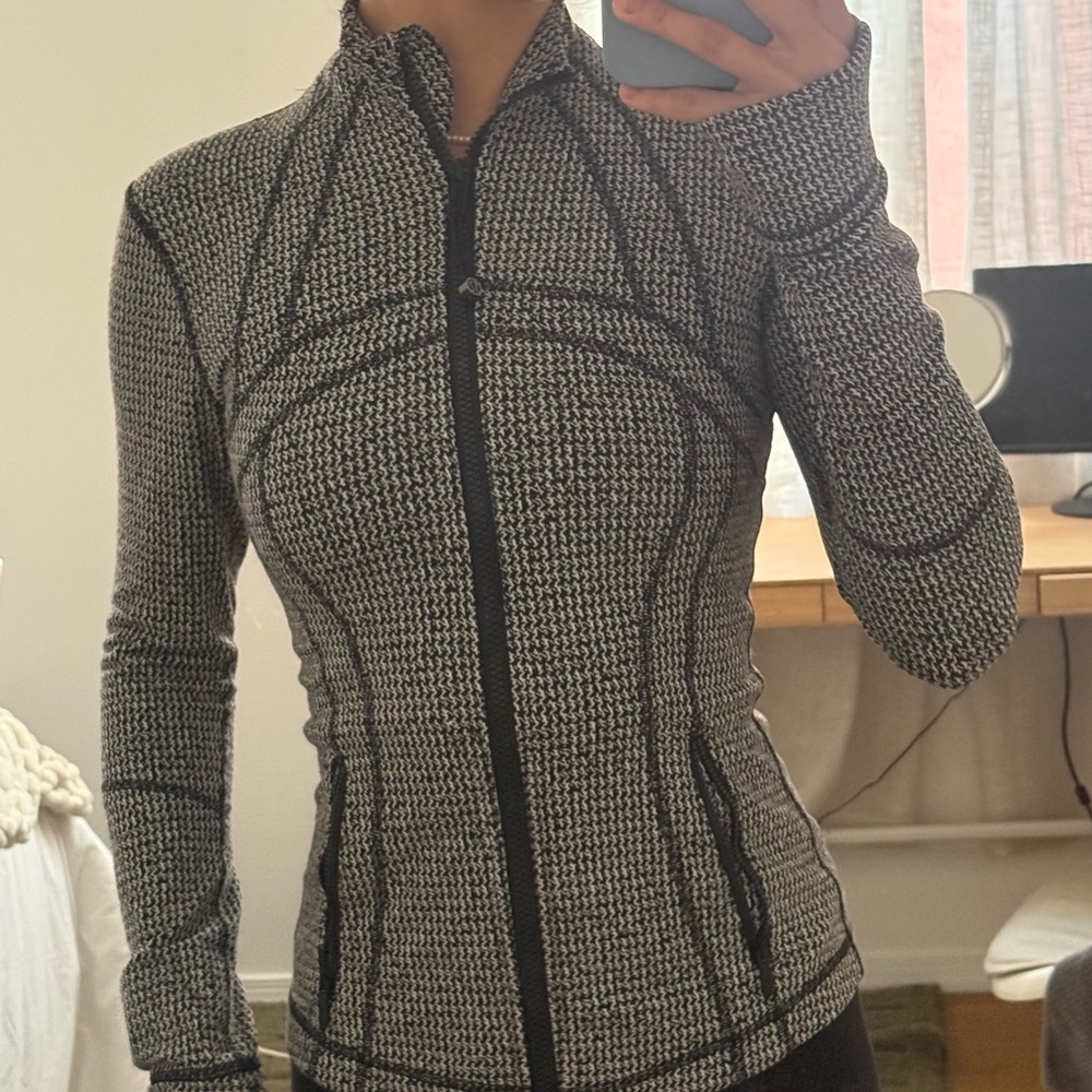 Lululemon Athletica Black and Gray Patterned Jacket